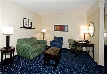 Springhill By Marriott - Brandon Hotel 3*